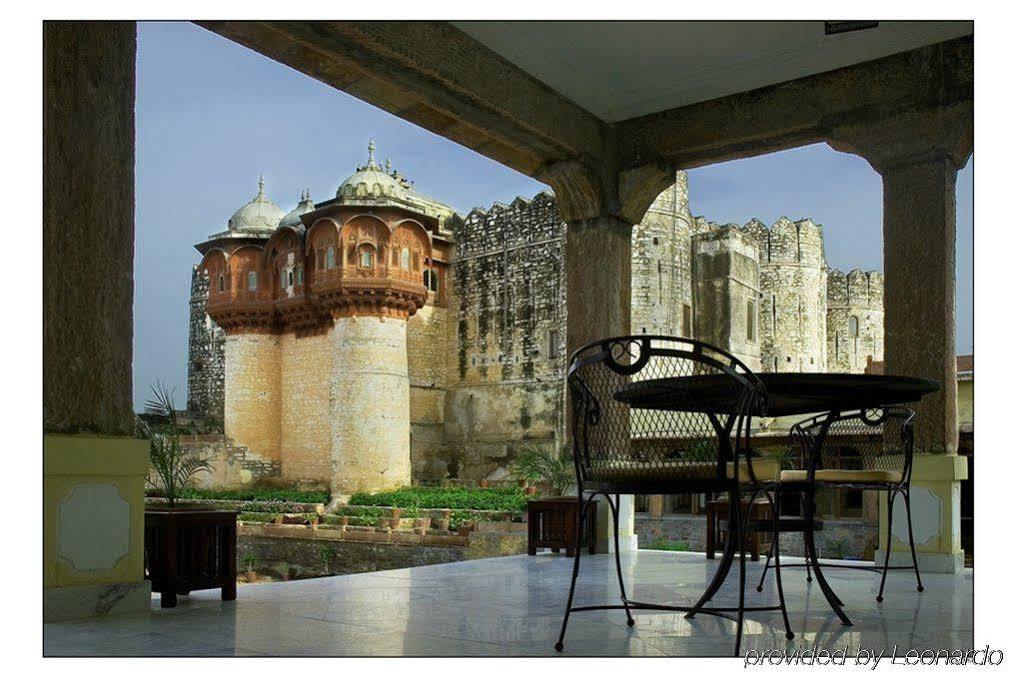 Atulya Fort Khejarla מסעדה תמונה
